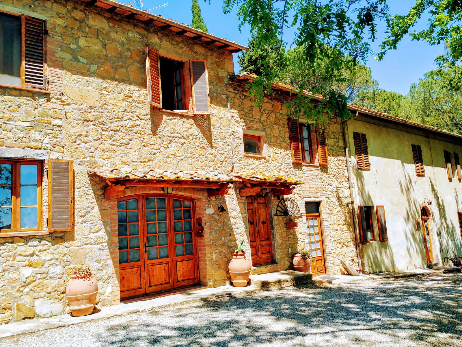Stone farmhouse  at  Agriturismo Vernianello 